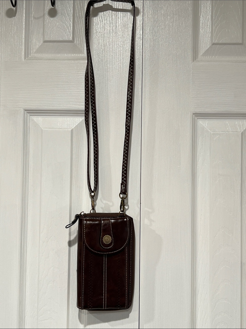Women’s Crossbody Phone Bag - Brown